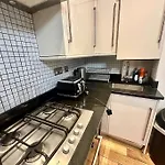 Spacious 2 Bedroom Apartment