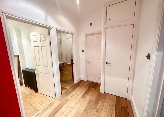 Spacious 2 Bedroom Apartment