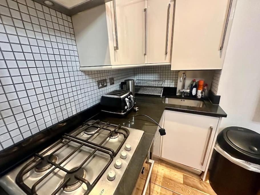 Apartment Spacious 2 Bedroom *